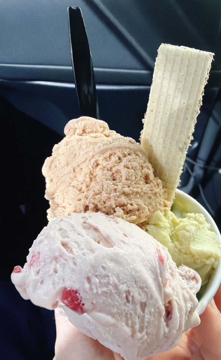 仕事の合間に炒飯パラダイスとルッジェーリ行った