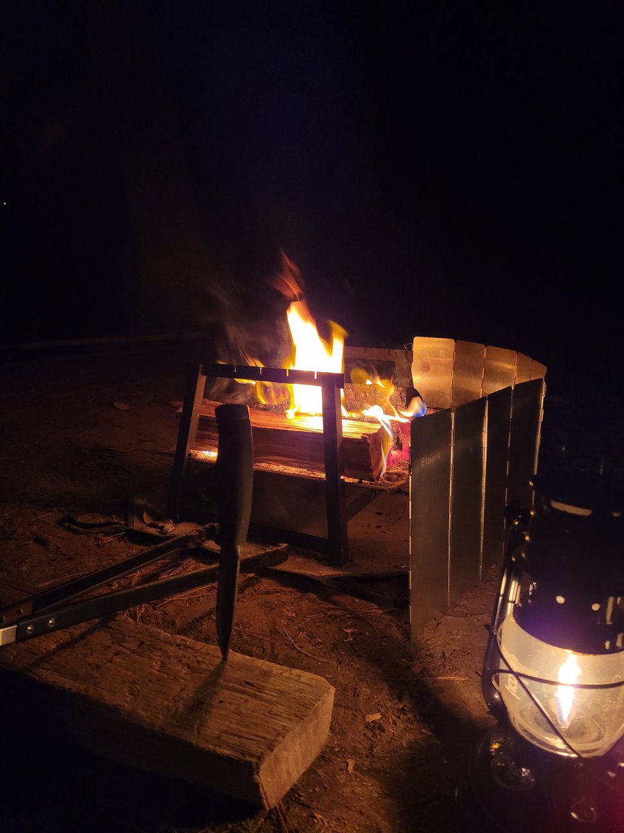solocamp9595's tweet photo. 久しぶりに投稿ー
ちゃんとキャンプしてますー
今回は2拍3日のキャンプ！
今回は山梨県ですが、行こうと思ってたキャンプ場までたどり着かず…
別のキャンプ場で連泊！
温泉も入ったし渋滞無いし
ちゃんと自然を満喫！
総距離370㎞の旅でしたー
#ソロキャンプ
#三連休キャンプ
#山梨県
#ただのぼっち https://t.co/Pv3h88DyVt