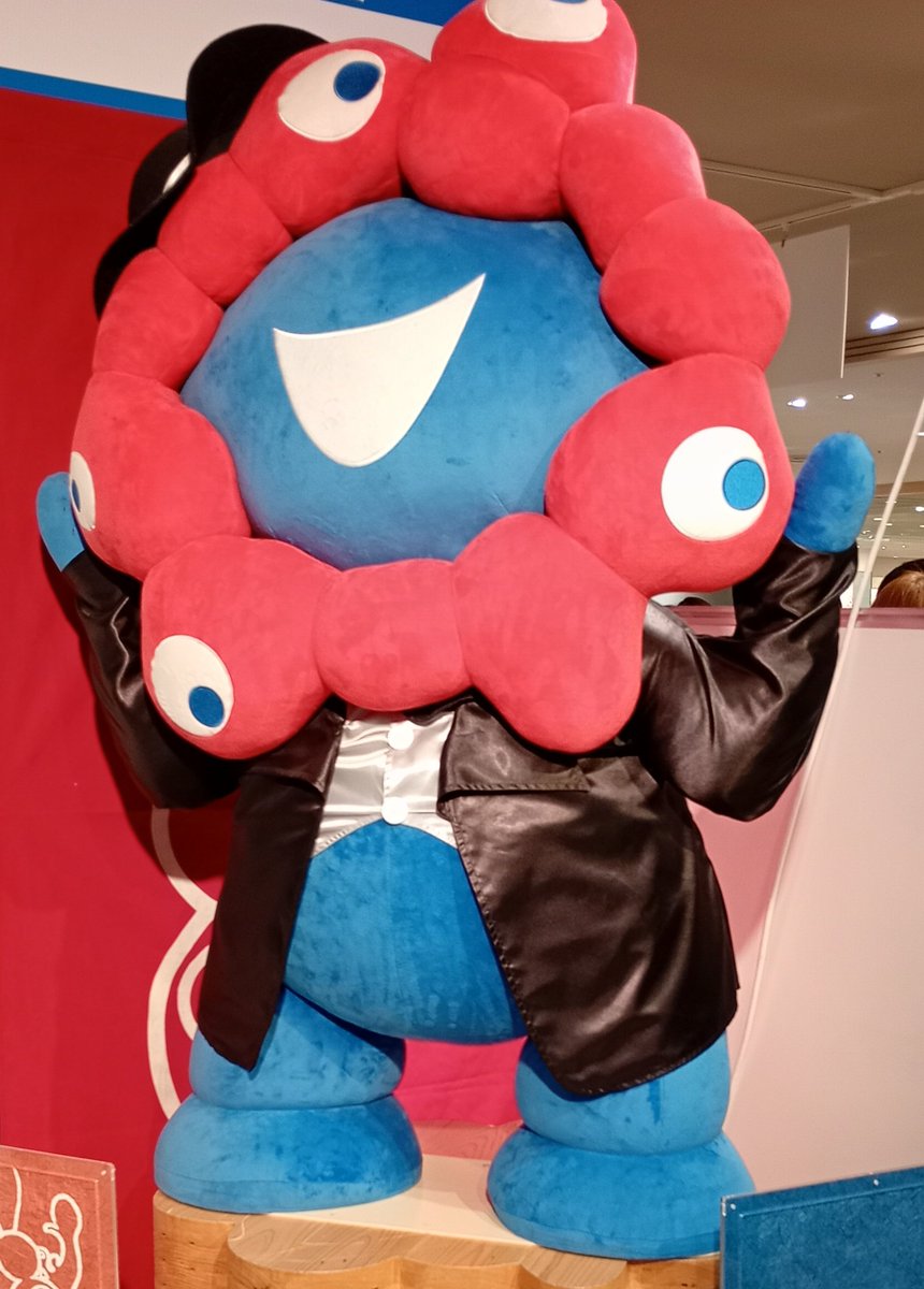 今日はみんなで合格祝いランチと買い物してきたーこれはタキシード着た