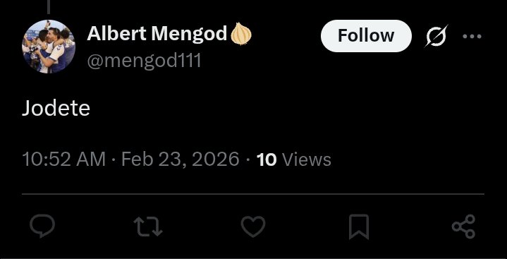 Este payaso decide responderme al tweet de la bandera y la bufanda y acto seguido borra el tweet y me bloquea, como se nota como eres