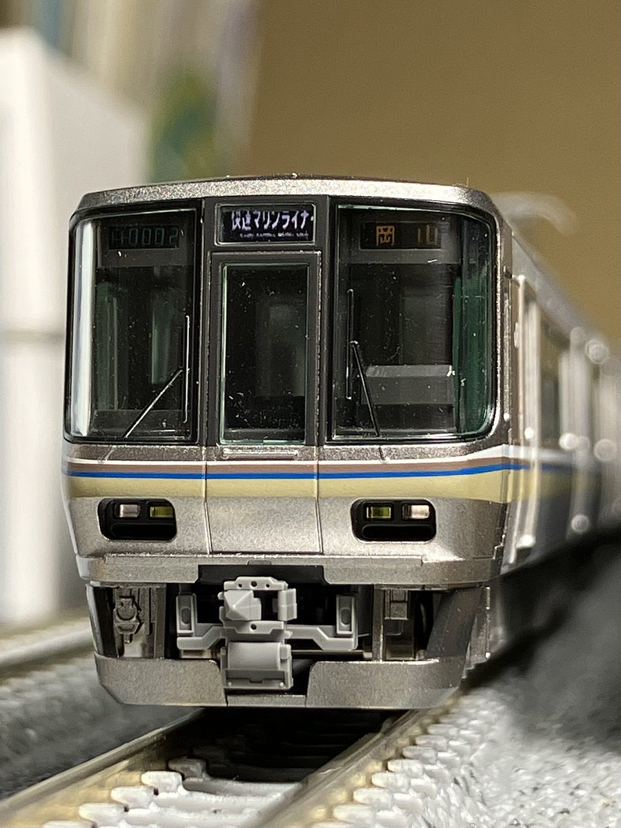 待望のJC7271で223系グレードアップ。電連まわりの造形がリアル。