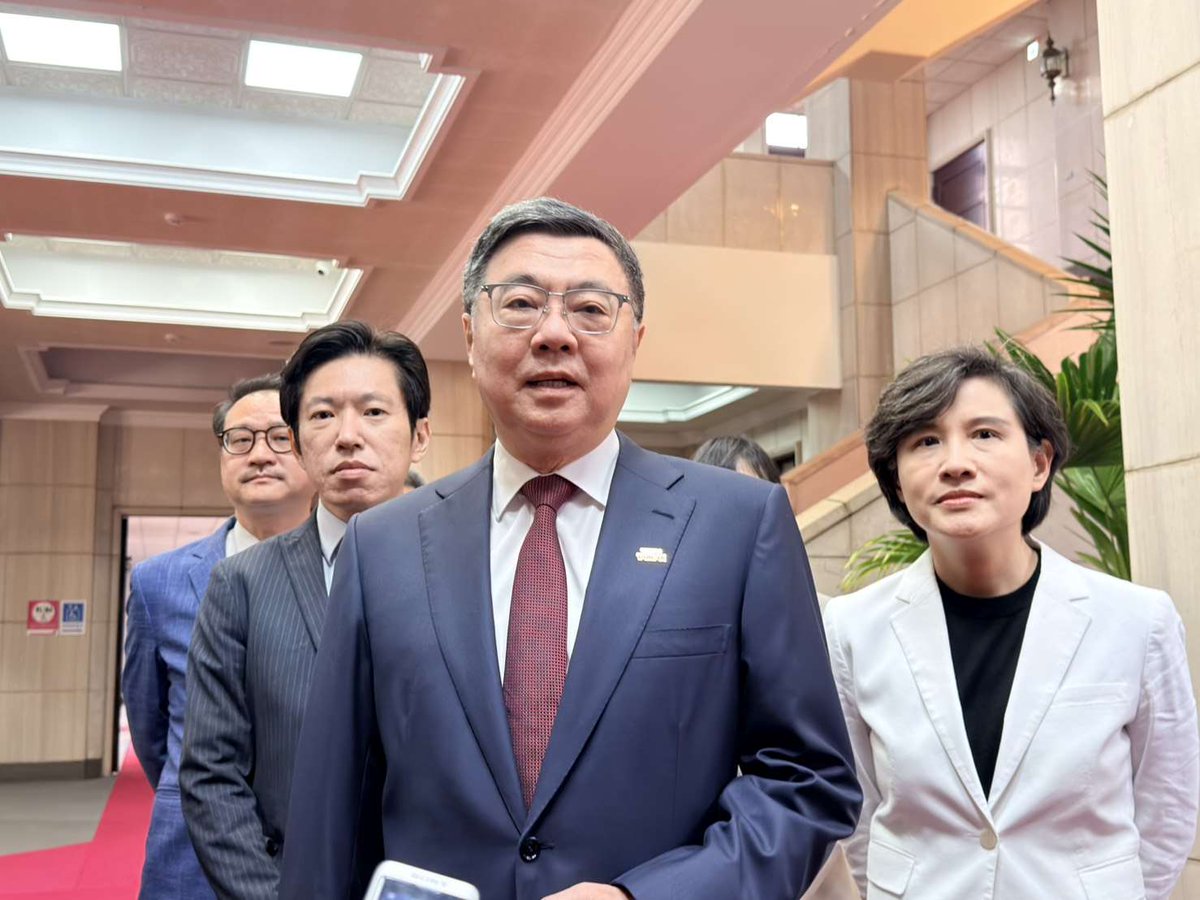 RadioTaiwan_Eng's tweet image. Officials assured that the government will continue to strive for the most favorable terms for #Taiwan and its #industries based on existing negotiations following the #USA Supreme Court’s ruling that many of Trump’s #tariffs were illegal.

Read more: rti.org.tw/en/news?uid=3&amp;amp;…