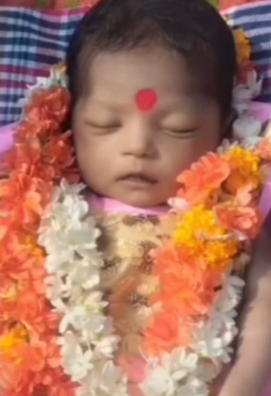 #Horrific A Dalit family was brutally assaulted at Mallanna Temple fair in Telangana, over a demanded 100rs fee. A dominant-caste man allegedly kicked their 2-month-old infant, who later died. #DalitLivesMatter