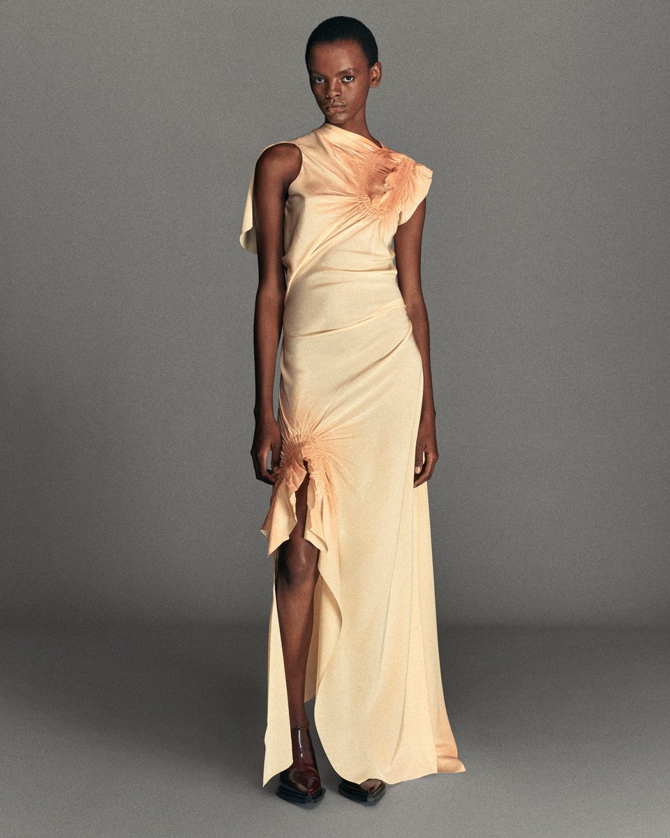 Victoria Beckham tweet media