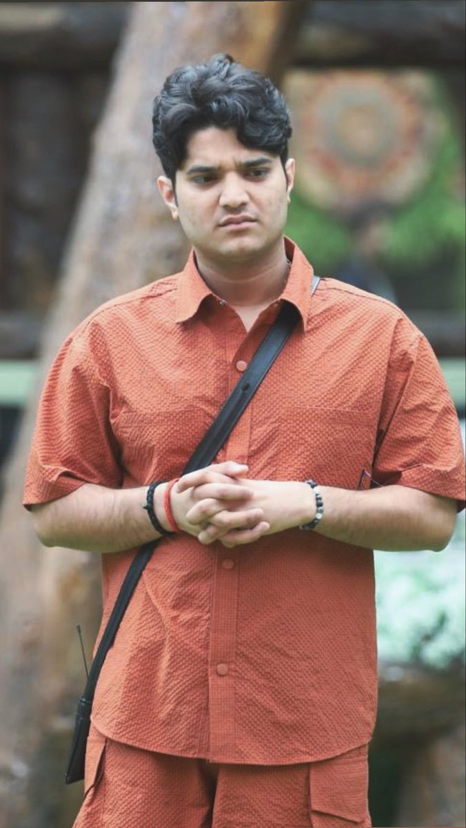 RolexPandat's tweet photo. Mridul bhai has clearly said multiple times:  
He has NO connection with the movie "Yadav Ji Ki Love Story" — not producer, not director, not writer.  
He can’t change the name &amp; has no role in it.  
He sincerely apologizes to brothers who misunderstood 🙏  
#MridulTiwari https://t.co/BYJTRM3Eyr