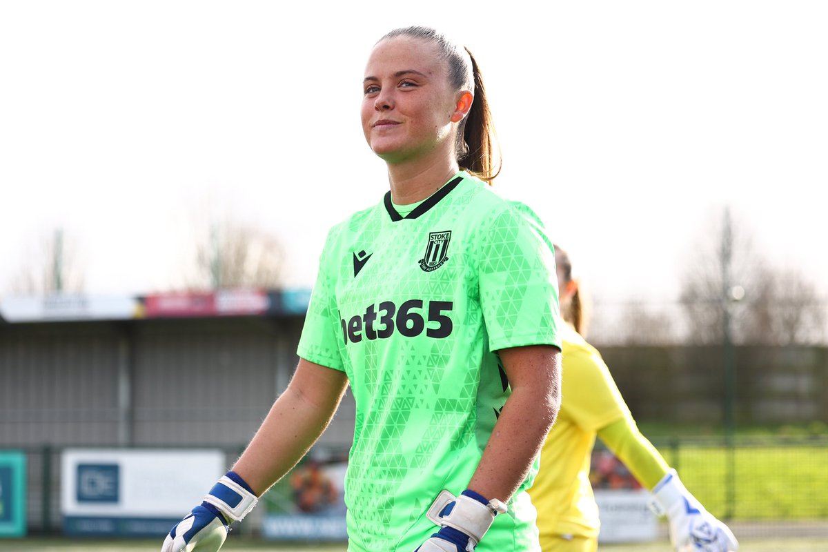 Lucy Farrell tweet media