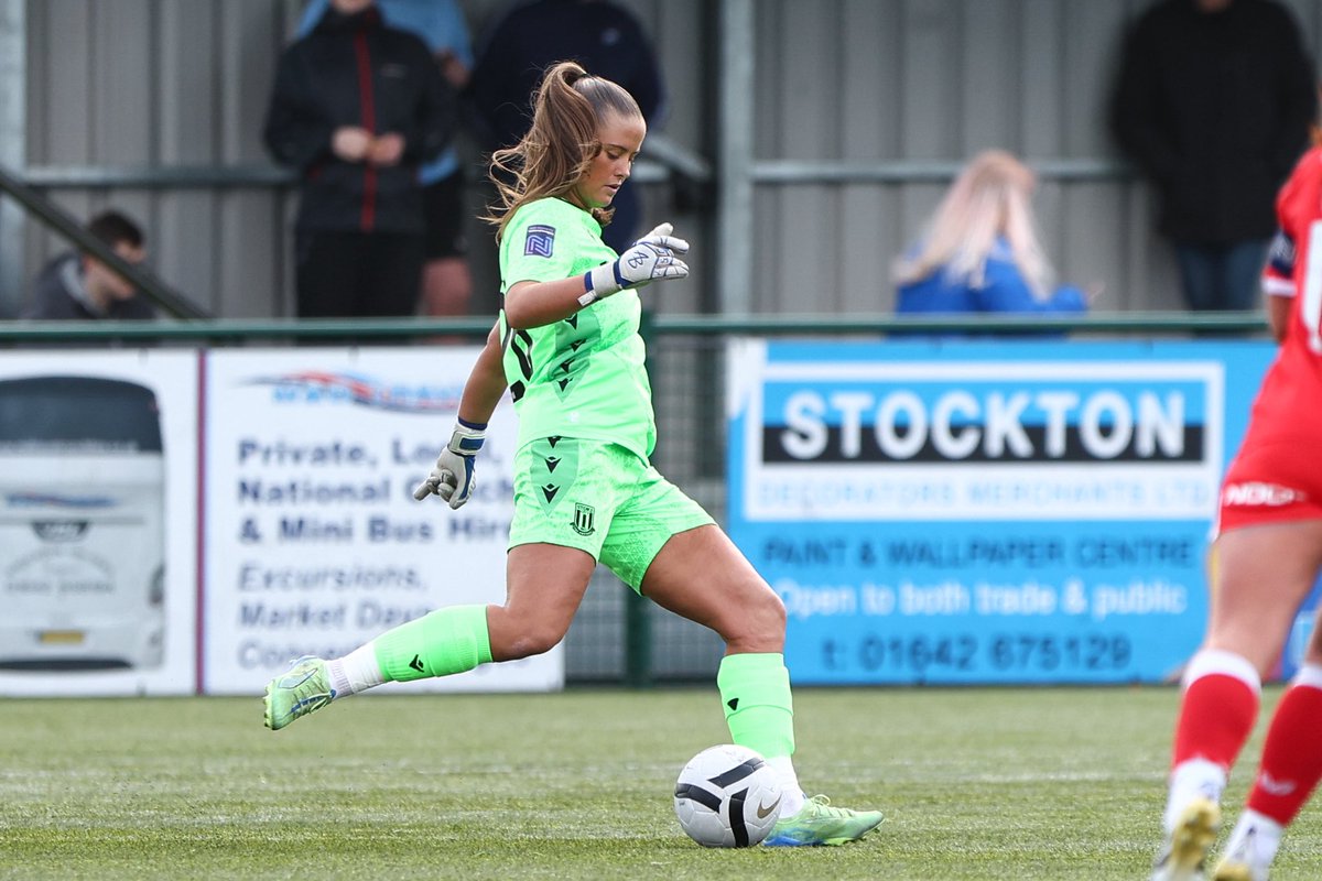 Lucy Farrell tweet media