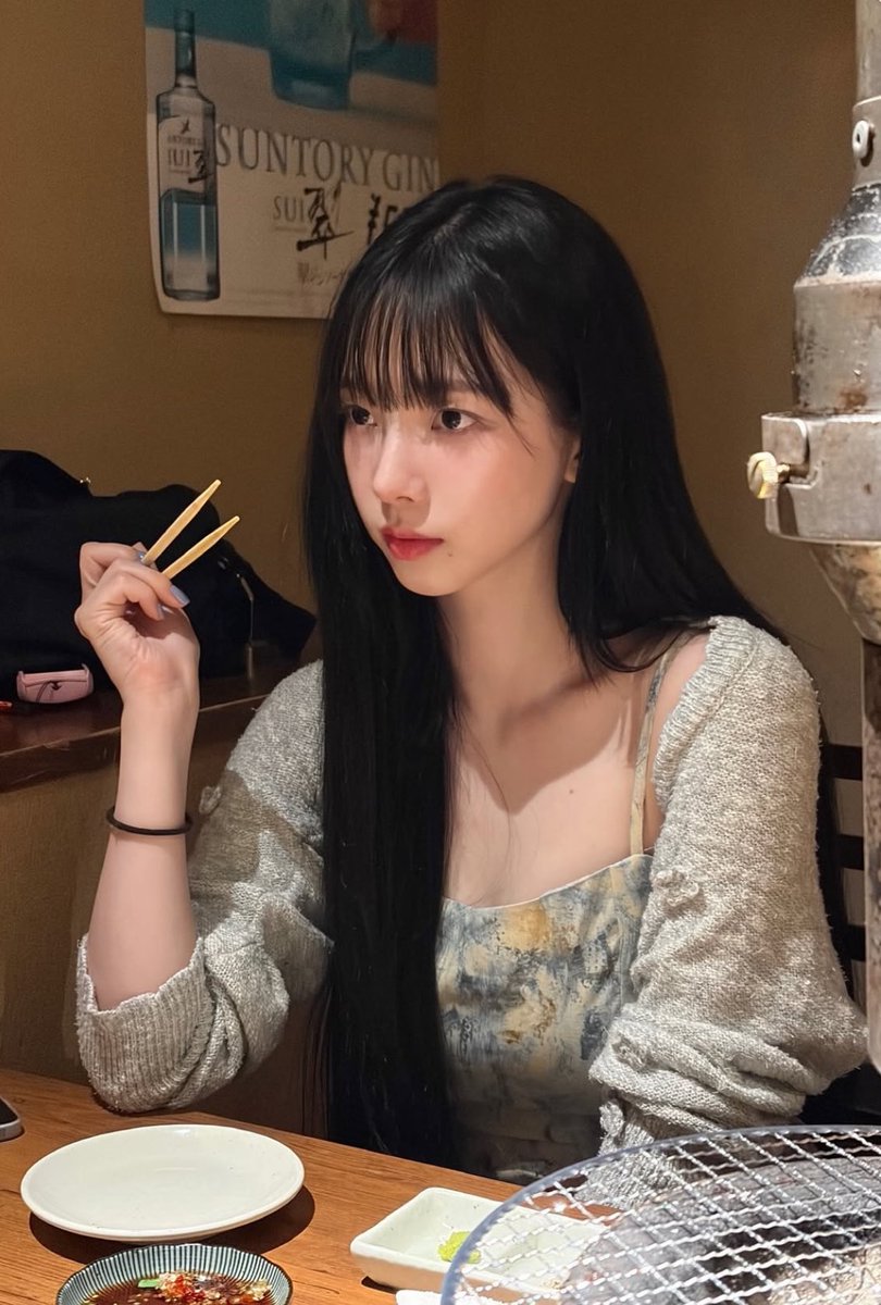 hourly karina tweet media