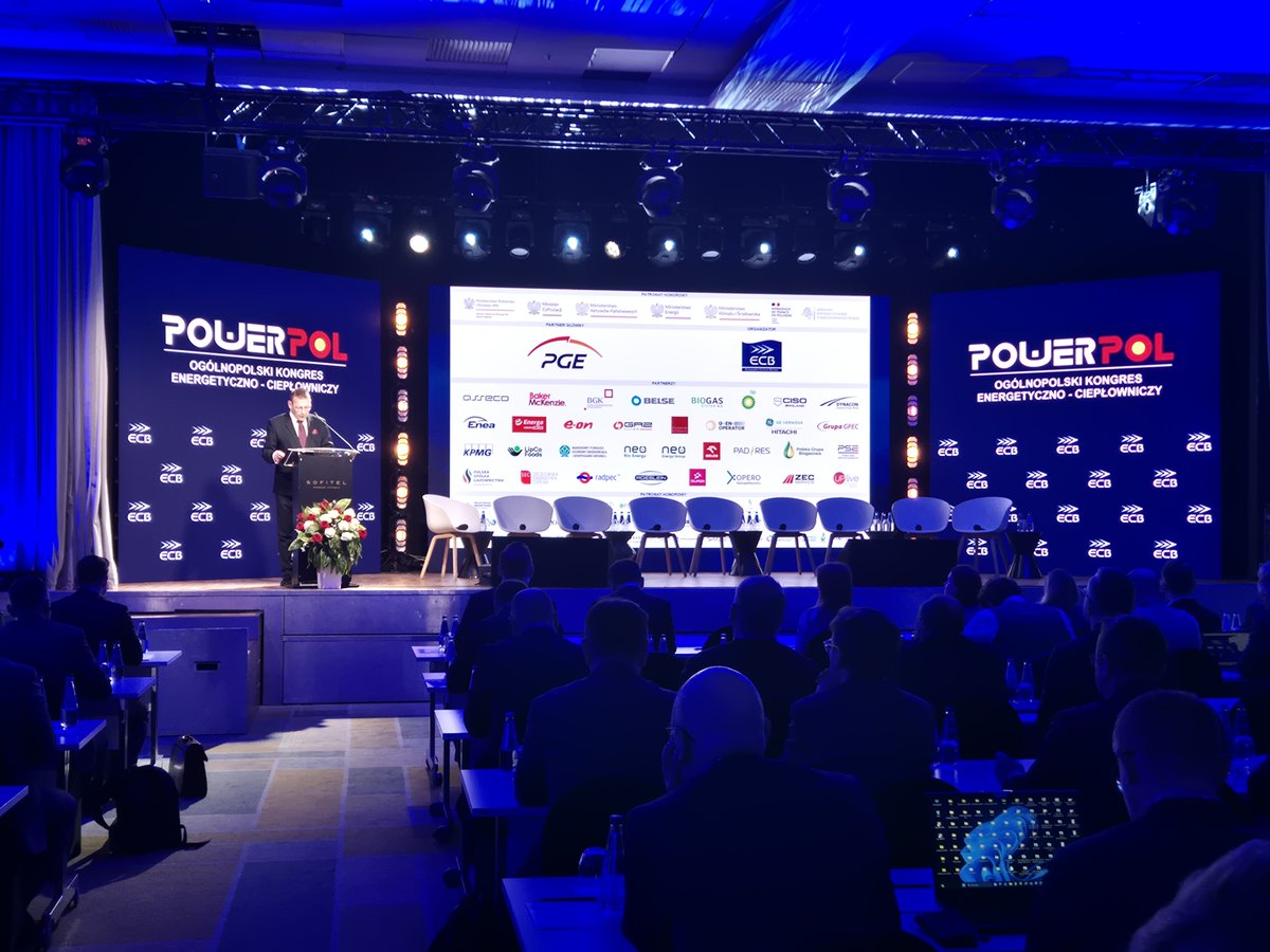 psmeorg's tweet image. ⚡ Jesteśmy dziś na #POWERPOL! Intensywne debaty, wartościowe dyskusje, spotkania z branżą i świetny networking. Rozmawiamy o transformacji energetycznej, roli magazynów energii i przyszłości rynku. Jeśli jesteście na miejscu - zapraszamy!

#MagazynyEnergii #PSME