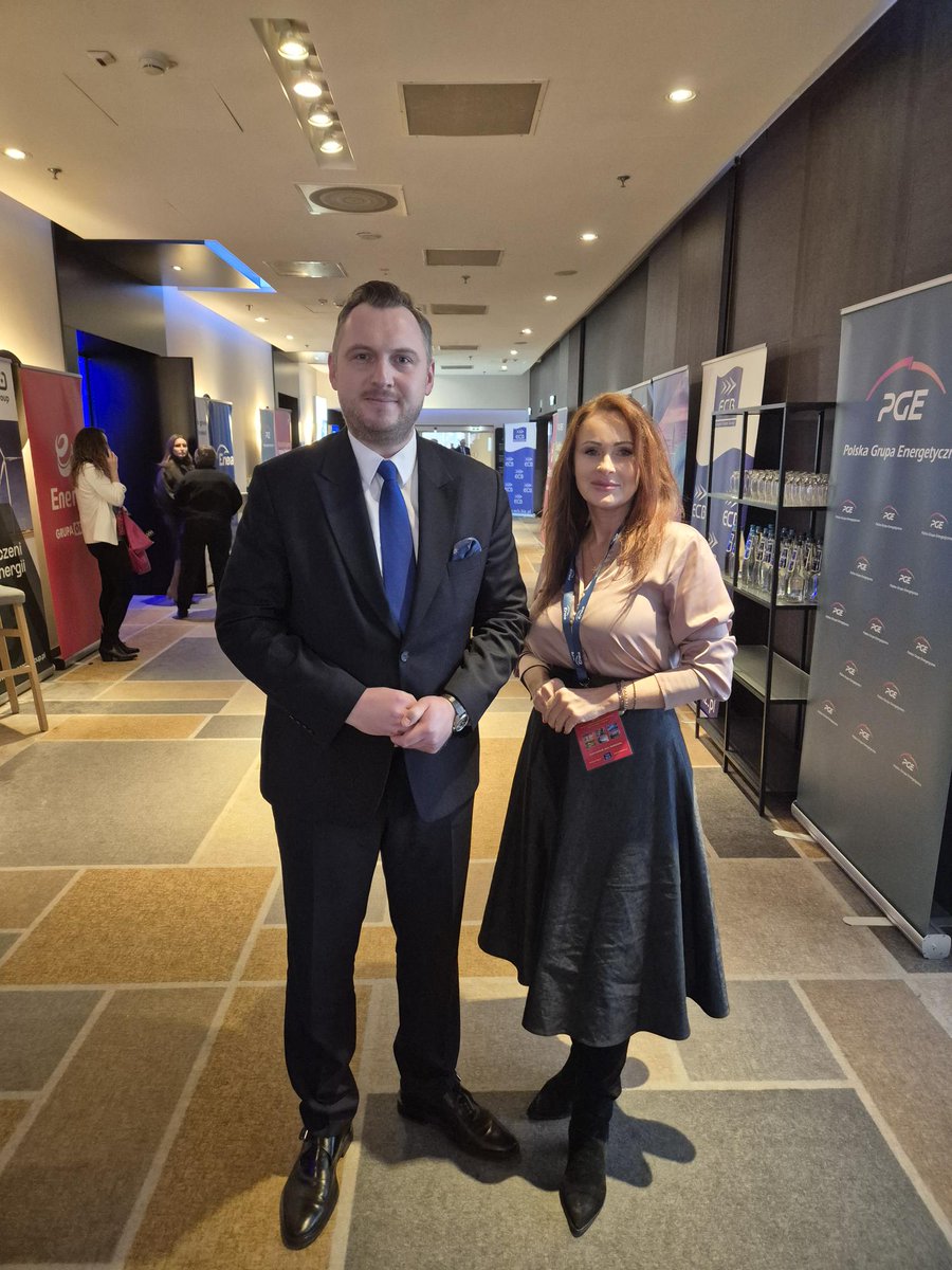 psmeorg's tweet image. ⚡ Jesteśmy dziś na #POWERPOL! Intensywne debaty, wartościowe dyskusje, spotkania z branżą i świetny networking. Rozmawiamy o transformacji energetycznej, roli magazynów energii i przyszłości rynku. Jeśli jesteście na miejscu - zapraszamy!

#MagazynyEnergii #PSME