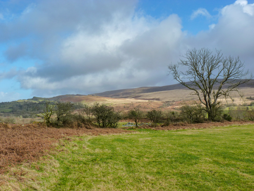 Jones8Pamela's tweet photo. A brief few hours of dry weather yesterday on the Black Mountain/Y Mynydd du Carmarthenshire @ItsyourWales @StormHour https://t.co/VKp26k4kWd