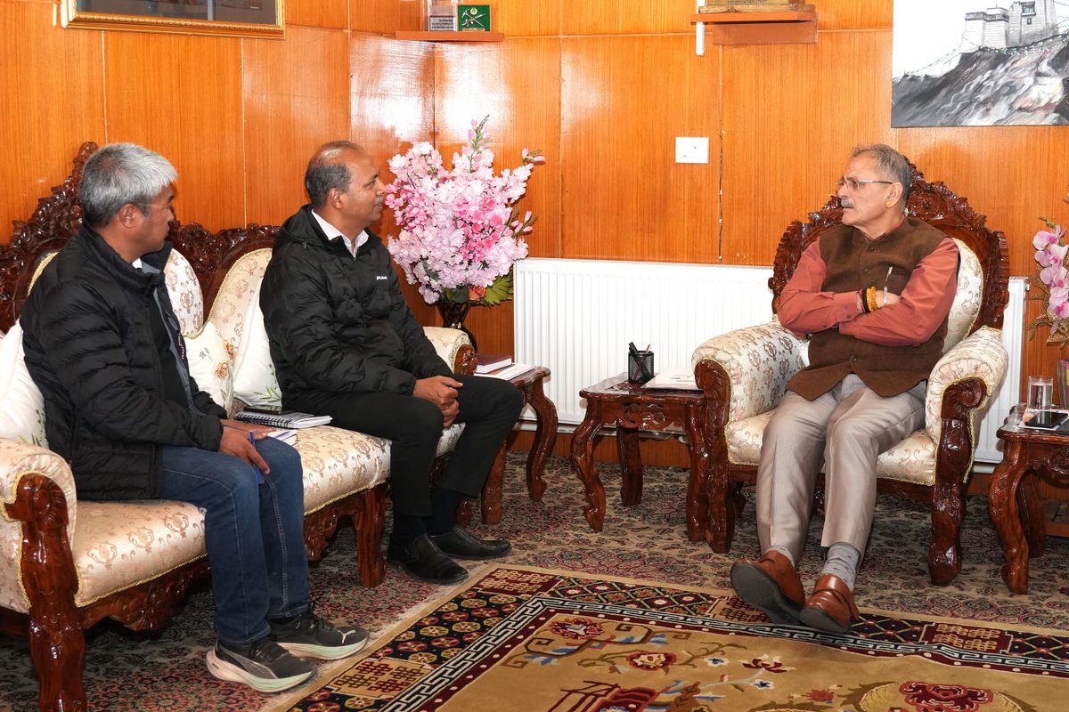 utladakhtourism's tweet image. Secretary Tourism Shri Sanjit Rodrigues, along with Director Tourism Shri Tsering Paldan, called on Lt. Governor Shri Kavinder Gupta at Lok Niwas, Leh, and briefed him on the upcoming @SATTE_India in New Delhi.

#SATTE #LadakhTourism 

@lg_ladakh @KavinderGupta @ashishkundra