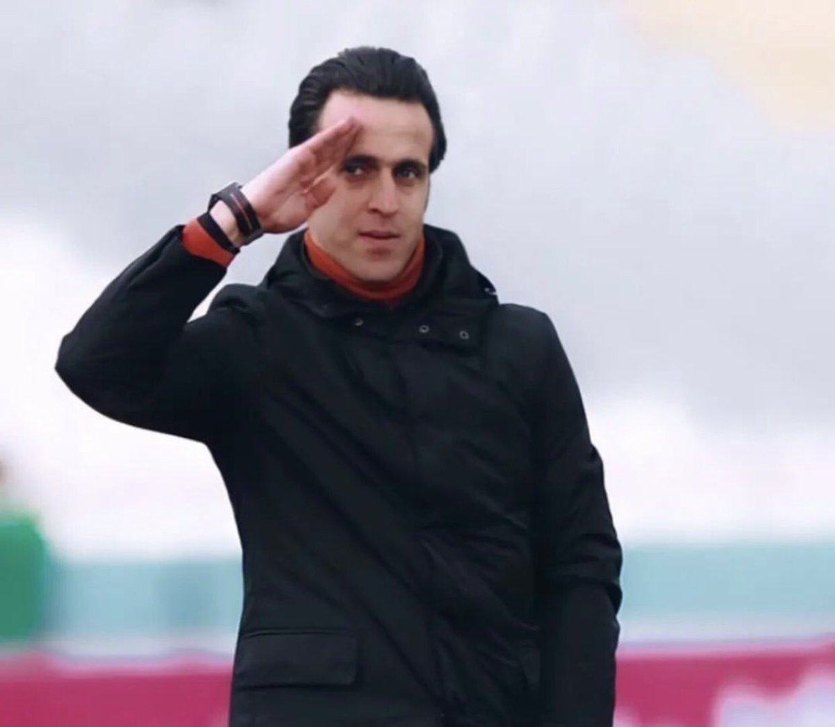 مثل وریا غفوری وسط باز نباشید 
درود به علی اقا کریمی ❤️