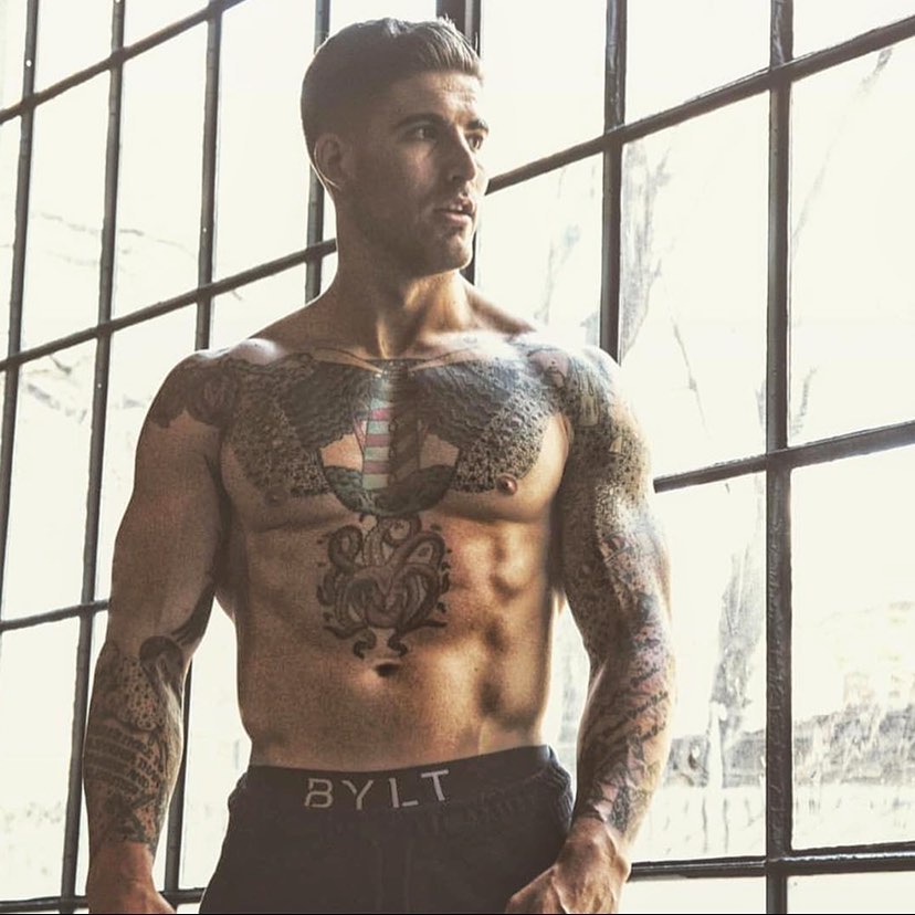 Bradleythor001's tweet image. I’m done.In fitness we hear “never satisfied.” But this is how I look every day  and if I never changed, I’d be happy. 
Tag a friend and remind them they already made it.#anewhope #for #bodyimage #glutesworkout #hardwork #CowboyLife #workwithyourhands #kansaslife