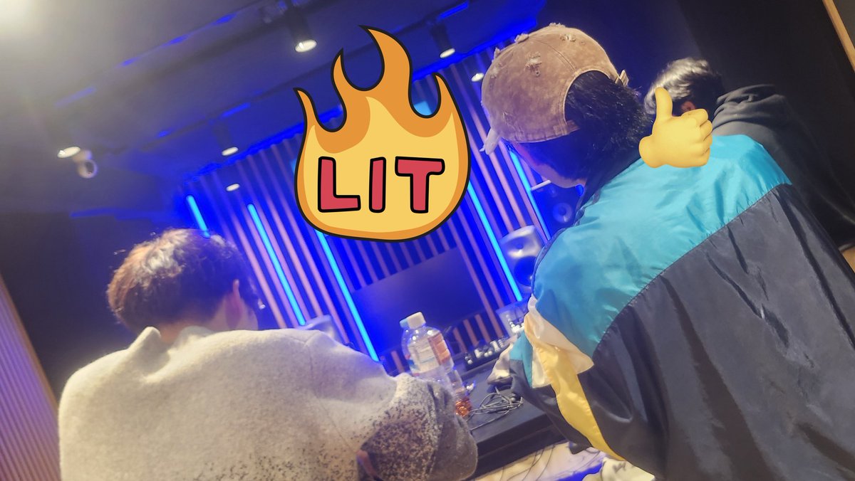 PakupakuOneCake's tweet photo. みんなでとあるレコーディングしてるよ
#バンド  #ぱくぱくわんけーき https://t.co/sz73Q7RtsR