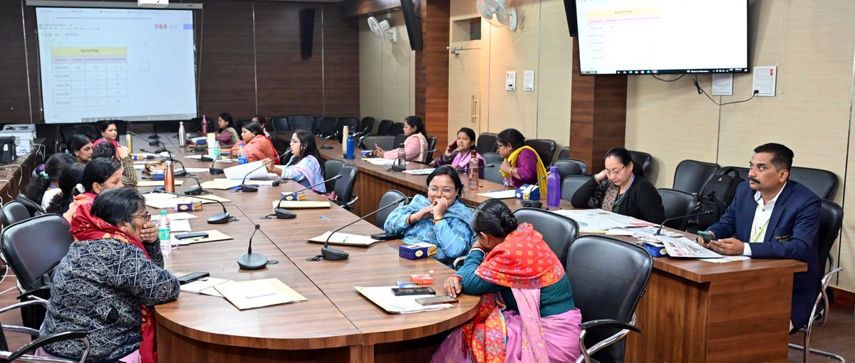 Iprd_Bokaro's tweet photo. सीसीटीवी कैमरों की निगरानी में शांति पूर्ण चल रहा मतदान।

निर्भीक होकर आज करें मतदान, आपका वोट – आपके शहर की ताकत।

#MunicipalElection2026 #Bokaro #VoteForDemocracy 
@JharkhandCMO 
@prdjharkhand 
@RanchiPIB 
@ddnewsjharkhand 
@airnews_ranchi https://t.co/MqwG7RxoX5