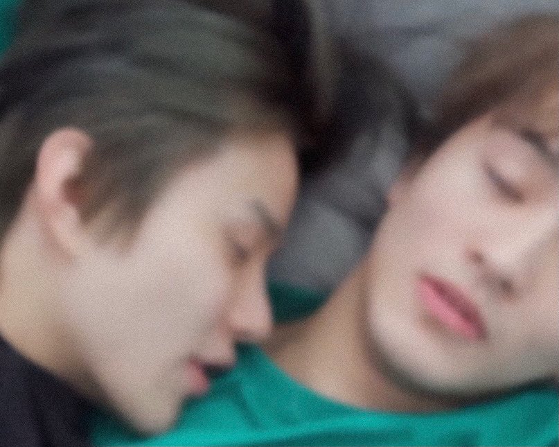 뽀뽀 안 하고 견딜 수 있다고? 매일 릴캠했는데??