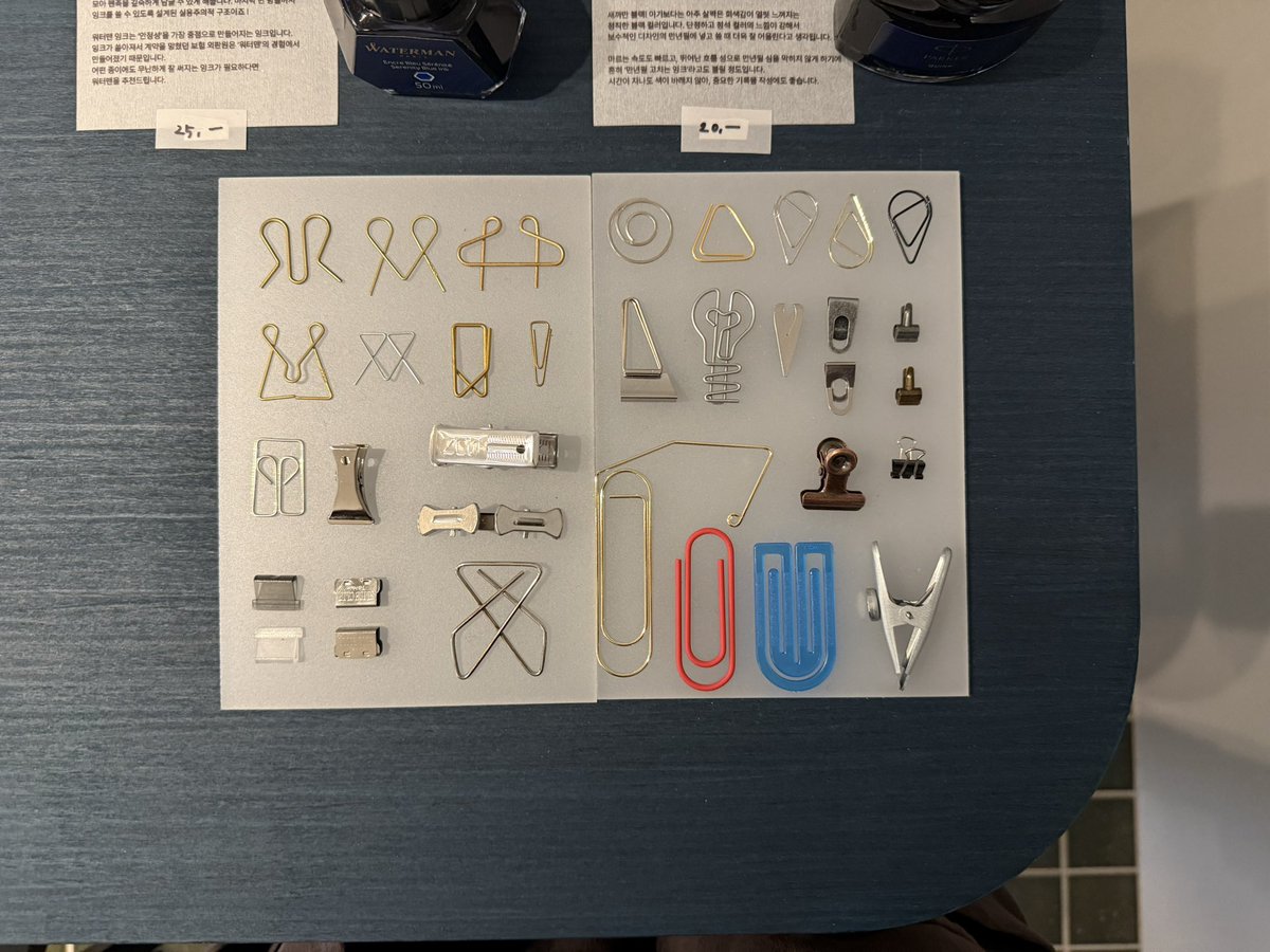 004050308aaa's tweet image. 끝내주는 서촌 문구투어 !! ✏️
카페 다꾸로 마무리 ... 행복해 ...

• 스물트론스텔레
• 파피어프로스트