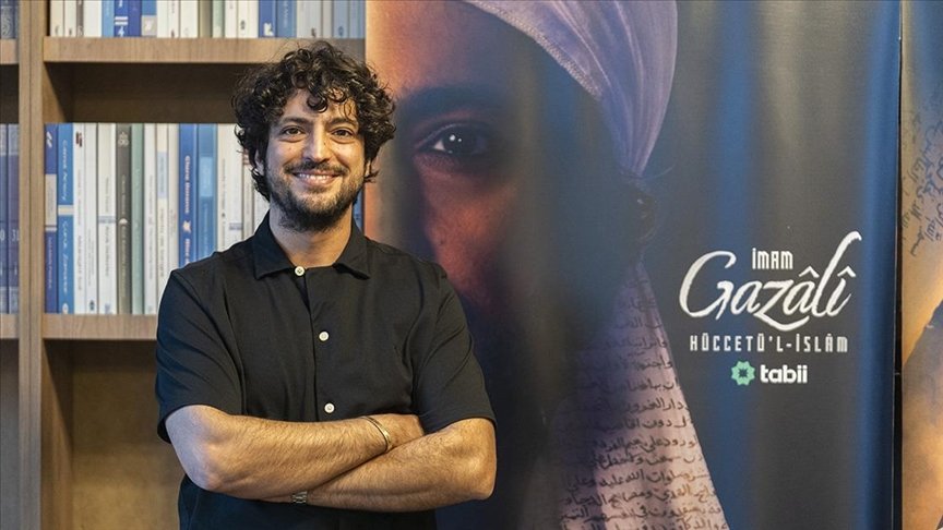 TRT'nin uluslararası dijital platformu "tabii", İslam düşünce tarihinin önemli isimlerinden İmam Gazali'nin hayatını dizi olarak izleyicilerle buluşturdu.