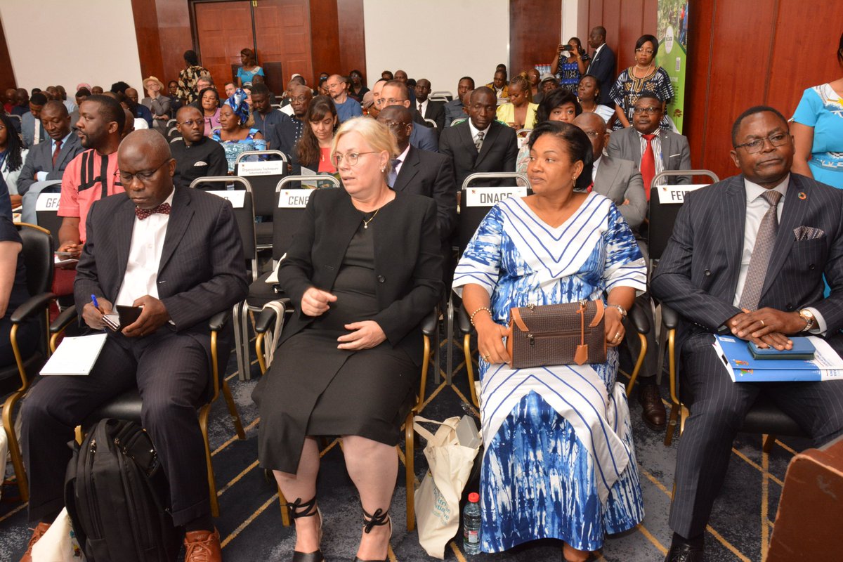 minepat237's tweet photo. Le #MINEPAT Alamine Ousmane Mey a présidé, le 20 février 2026, la cérémonie de lancement officiel des projets pilotes du Partenariat 🇨🇲-CAFI. C’était en présence de plusieurs membres du Gouvernement et des Partenaires Techniques et Financiers (PTF).🌿

#CAFI #EconomieVerte #SND30 https://t.co/HPSBThfOEv