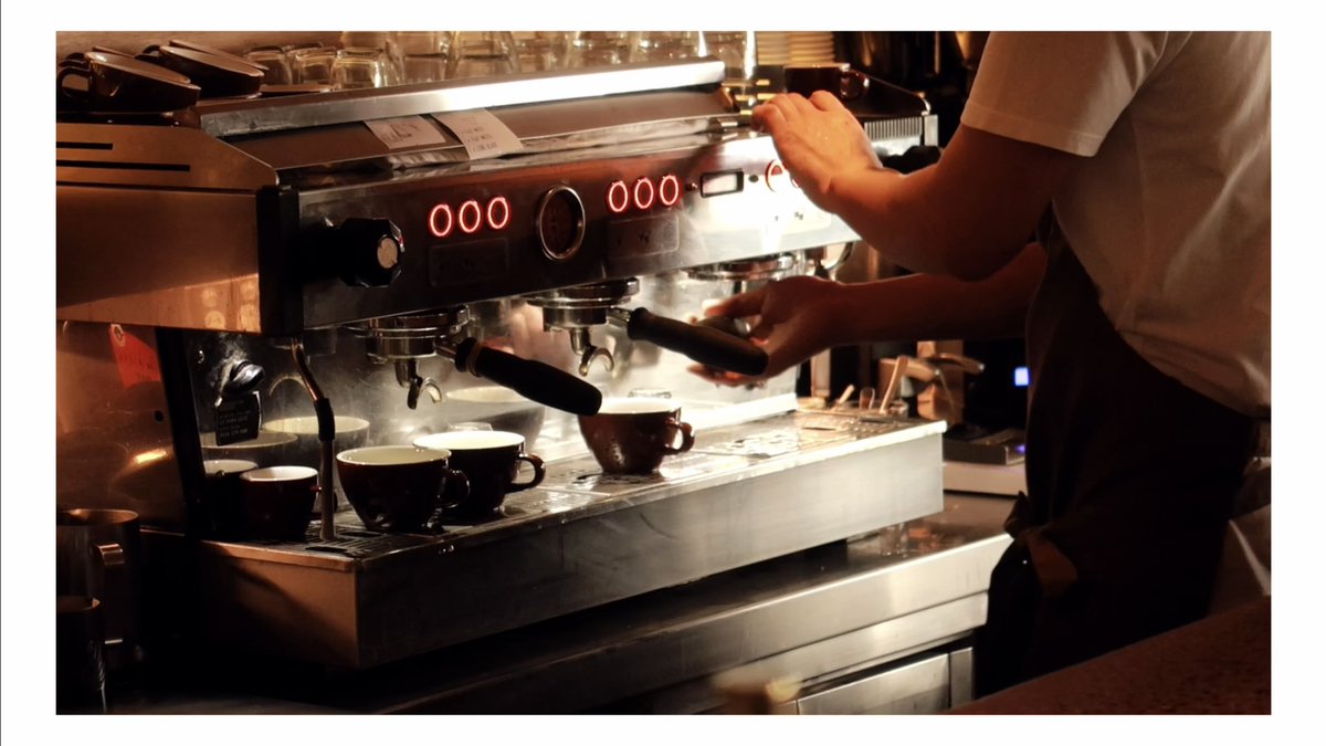 colt_coffee's tweet photo. 僕の師匠であり、シドニーの有名レストランでトップバリスタのYuichiさんのインタビュー動画、公開からたくさんの方に見ていただきありがとうございます！
まだ見ていない方も、今日のお休みや移動時間にぜひ☕️
https://t.co/XUGRcIEZem https://t.co/6ld2SyI6So