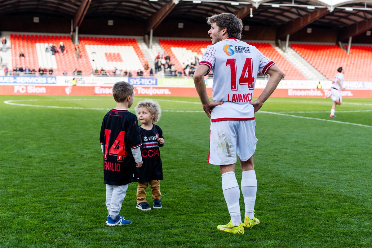 🤩🎩

Exemplaire, sur et en dehors du terrain. ♥️

🗣 𝗔𝗹𝗹𝗲𝘇 𝗦𝗶𝗼𝗻 🔴⚪️

#Ensemble #Toujours