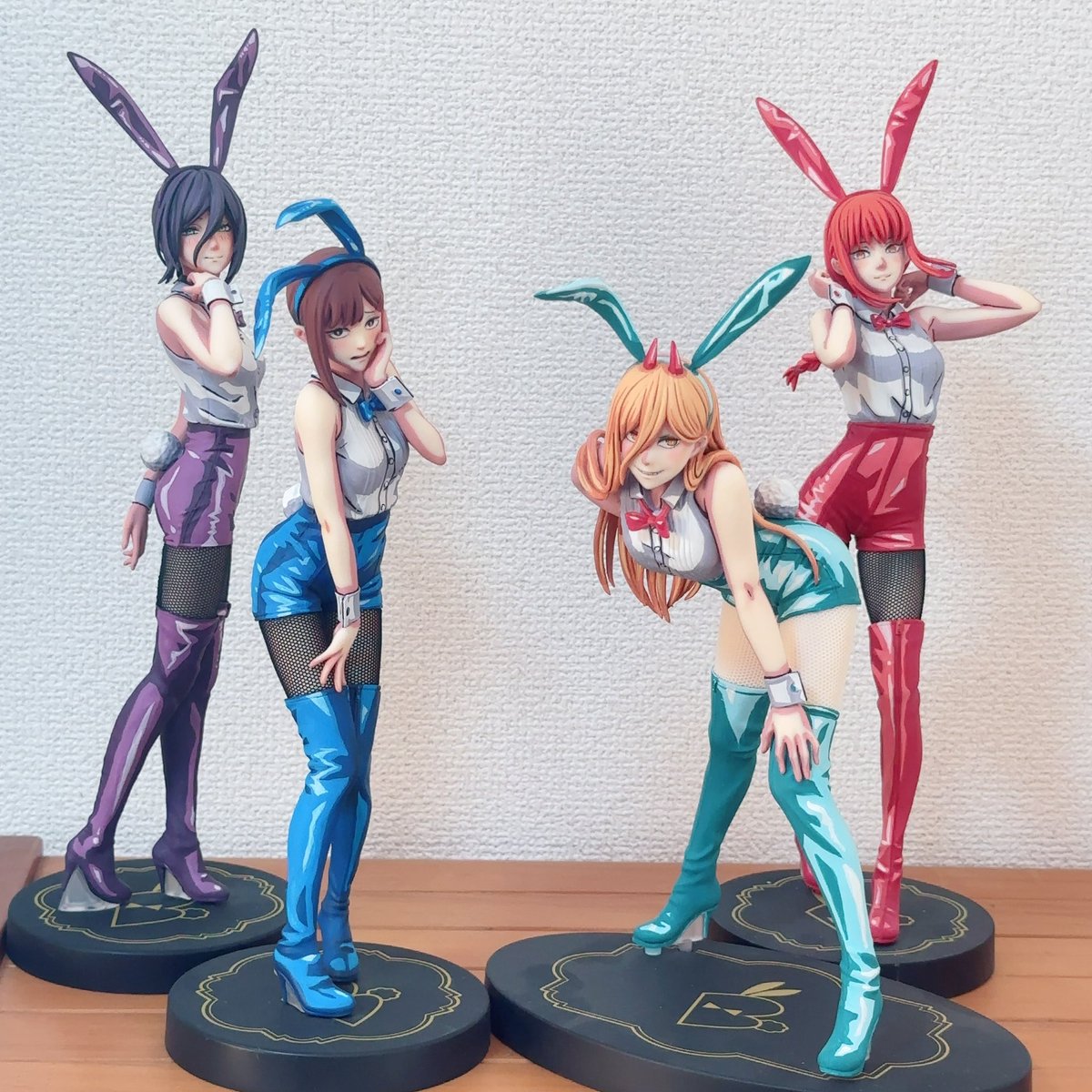 チェンソーマンの4人塗ってみました。 並べたら戦隊モノみたいになっ