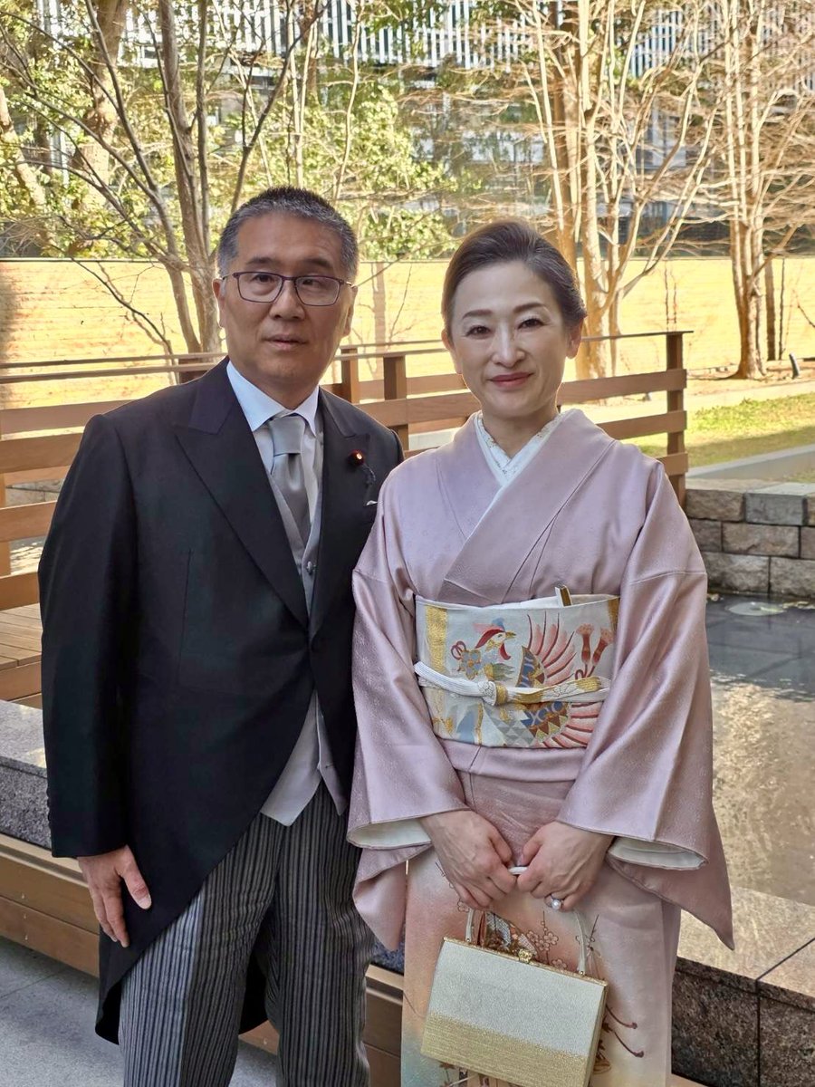 本日は光栄にも、天皇誕生日の祝宴の儀へお招き頂き、謹んで参内いたし