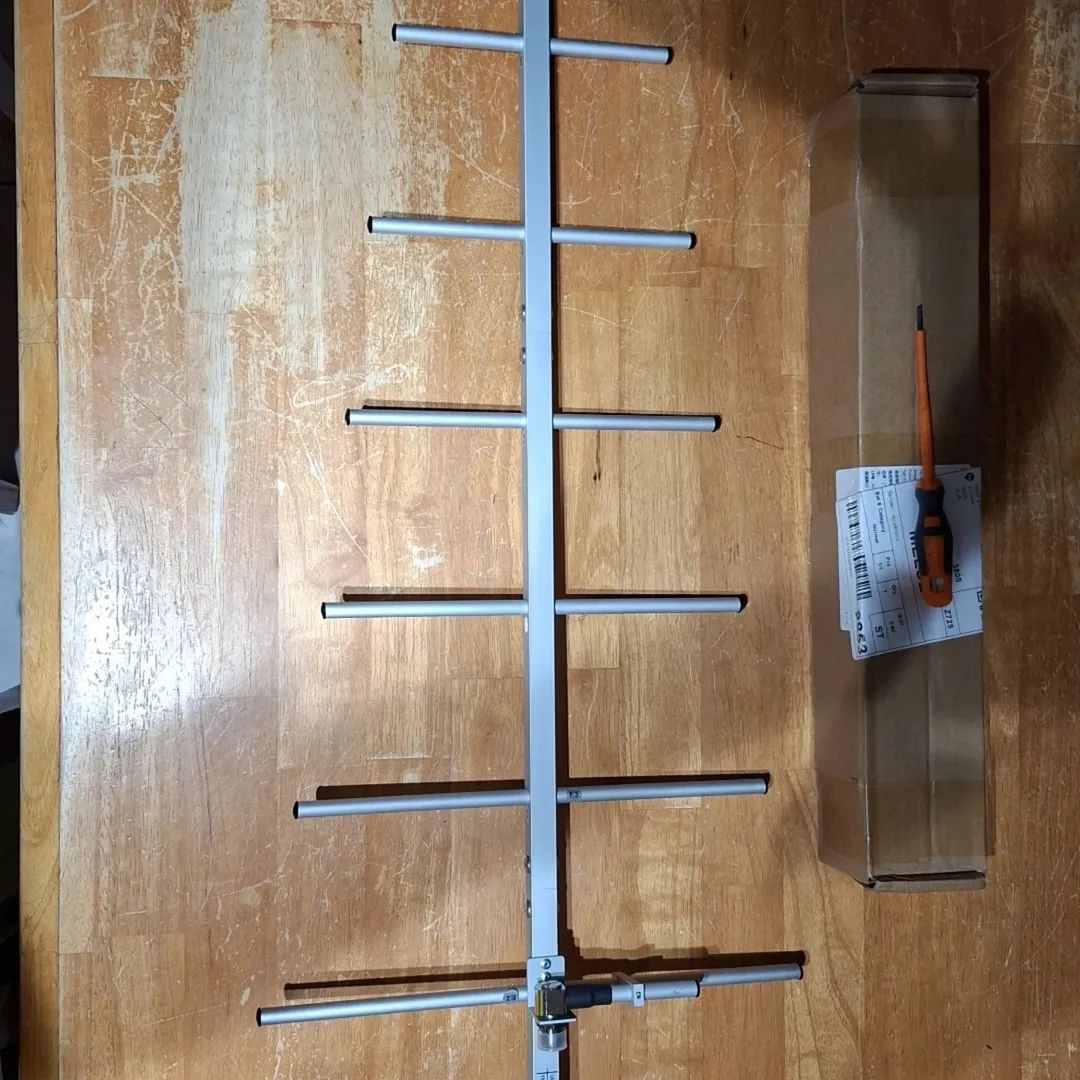 TubVk3's tweet photo. New antenna for 70cm amateur television https://t.co/Sr45p3SCYz