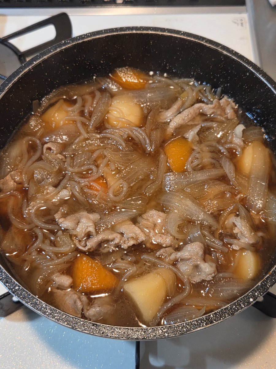 【肉じゃが】
今日夜ご飯は肉じゃがです✨✨

 #飯テロ
 #肉じゃが