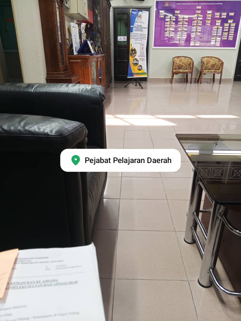 sarjanmisaii's tweet photo. Betul ke kalau kita selalu ada urusan di PPD/JPendidikanNegeri... Lama² boleh jadi pegawai pendidikan?

#tanyajerrr https://t.co/x8quvfWeyI