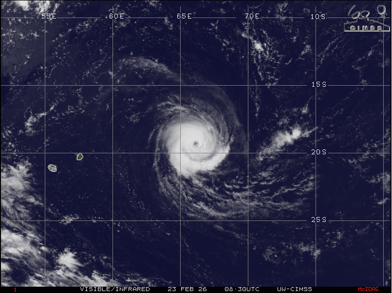 Tropical Cyclone #Horacio is passing east of #Rodrigues. Outer bands of the storm will bring squally rains to the island into early Tuesday.