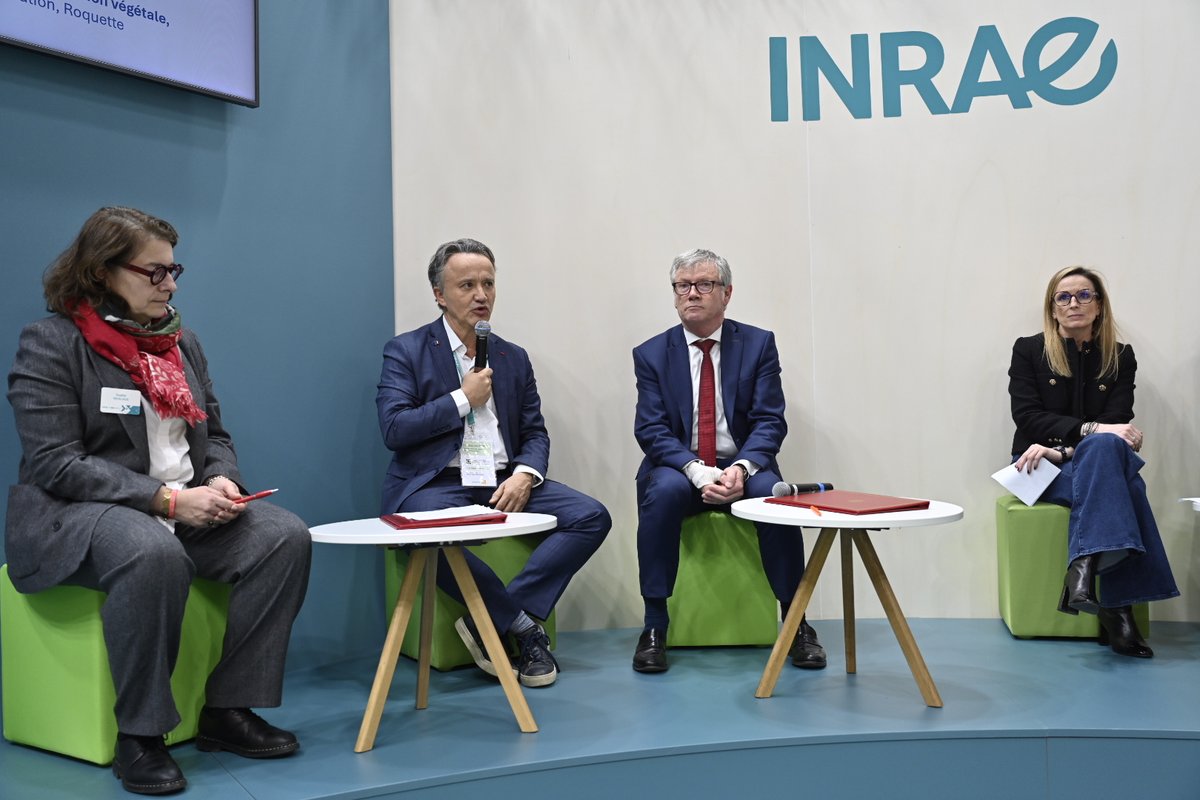 INRAE_France's tweet photo. #RP_INRAE
Ce lundi, @PhMauguin
Président-directeur général d’INRAE et @JeanFLoiseau, président de l’Association nationale des
industries alimentaires (@ANIA_FRANCE) ont signé un accord-cadre de coopération sur 5 ans visant à renforcer les liens
entre recherche publique et entreprises agroalimentaires, au service d’une alimentation plus saine, plus durable et accessible à tous.

En cohérence avec la nouvelle stratégie nationale pour la nutrition, l’alimentation et de climat (#SNANC)
publiée début février par l’Etat, ce partenariat donnera aux deux partenaires les capacités de recherche pour améliorer
ensemble la reformulation des aliments en vue d’optimiser leur qualité nutritionnelle.

Le communiqué de presse :
👉https://t.co/GchDZFdY2Q