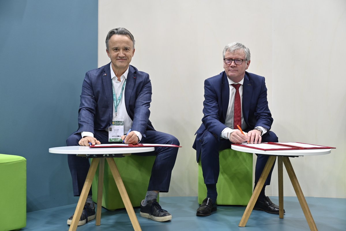 INRAE_France's tweet photo. #RP_INRAE
Ce lundi, @PhMauguin
Président-directeur général d’INRAE et @JeanFLoiseau, président de l’Association nationale des
industries alimentaires (@ANIA_FRANCE) ont signé un accord-cadre de coopération sur 5 ans visant à renforcer les liens
entre recherche publique et entreprises agroalimentaires, au service d’une alimentation plus saine, plus durable et accessible à tous.

En cohérence avec la nouvelle stratégie nationale pour la nutrition, l’alimentation et de climat (#SNANC)
publiée début février par l’Etat, ce partenariat donnera aux deux partenaires les capacités de recherche pour améliorer
ensemble la reformulation des aliments en vue d’optimiser leur qualité nutritionnelle.

Le communiqué de presse :
👉https://t.co/GchDZFdY2Q