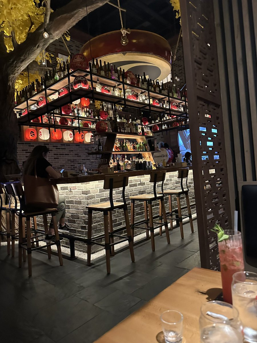 ★ tweet media