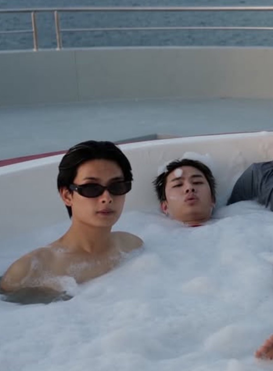 ชิบะน่ารักอะ คนนึงแอคหล่อ 
คนนึงก็แอคหล่อลื่นเลยหละ55555555555

#KHUNPOL #THAIchayanon