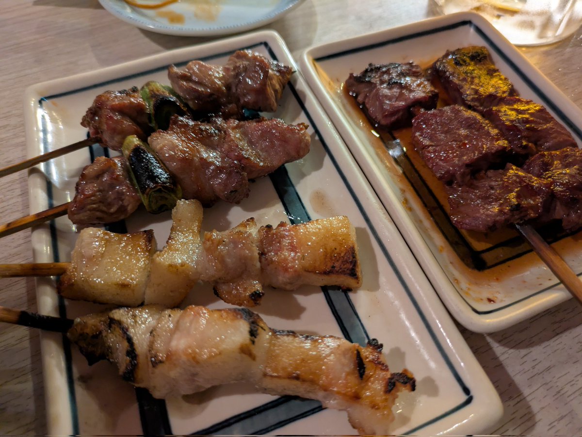 せっかくの連休だというのに風邪をひいてしまい…初日はゴロゴロ。
昨日は何とか回復したのでジムで軽く自転車をこぎ🚲️
お楽しみの大統領へGO

連休中日とあって、お店の外まで待ちの列。
店員のお兄さんに「すごいですねー」と言うと「朝からずっとだよ〜」と😱

お疲れさまです😅