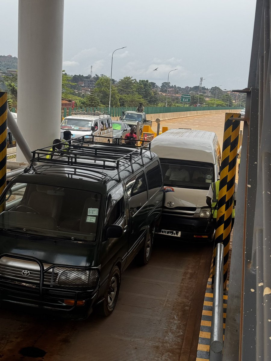 Kampala Entebbe Expressway tweet media