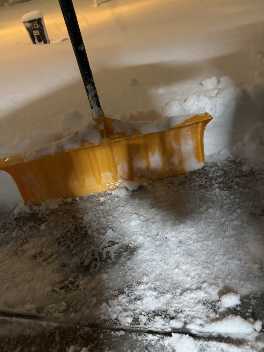 matthewbram's tweet photo. @NBCPhiladelphia over a foot hear in Somers Point NJ and still snowing. https://t.co/3jp1vg9voO