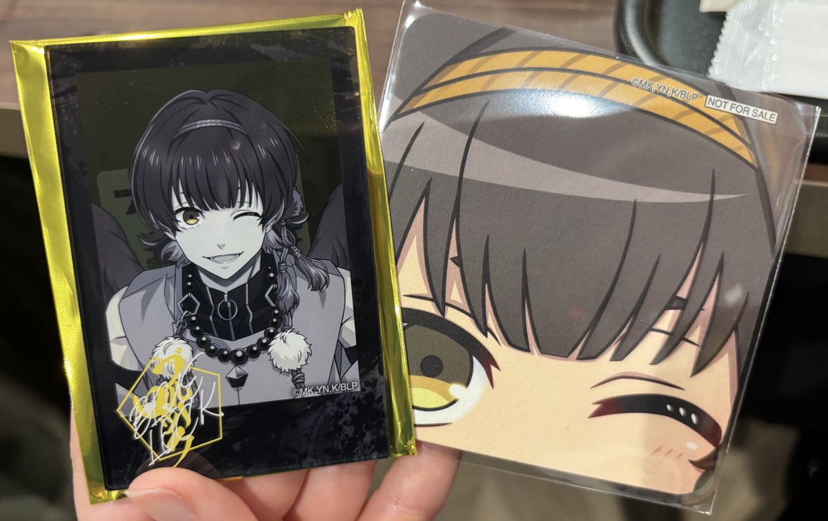 ぽこさんコースターありがとう♡🐝 るかさんにアクリルカード1枚だけ