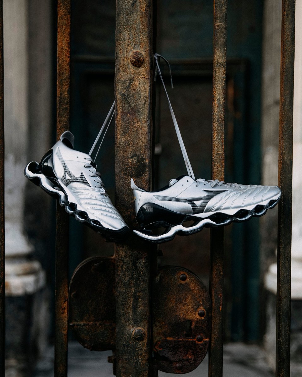 2026年 2/27 発売】 Mizuno WAVE PROPHECY MORELIA NEO “Silver