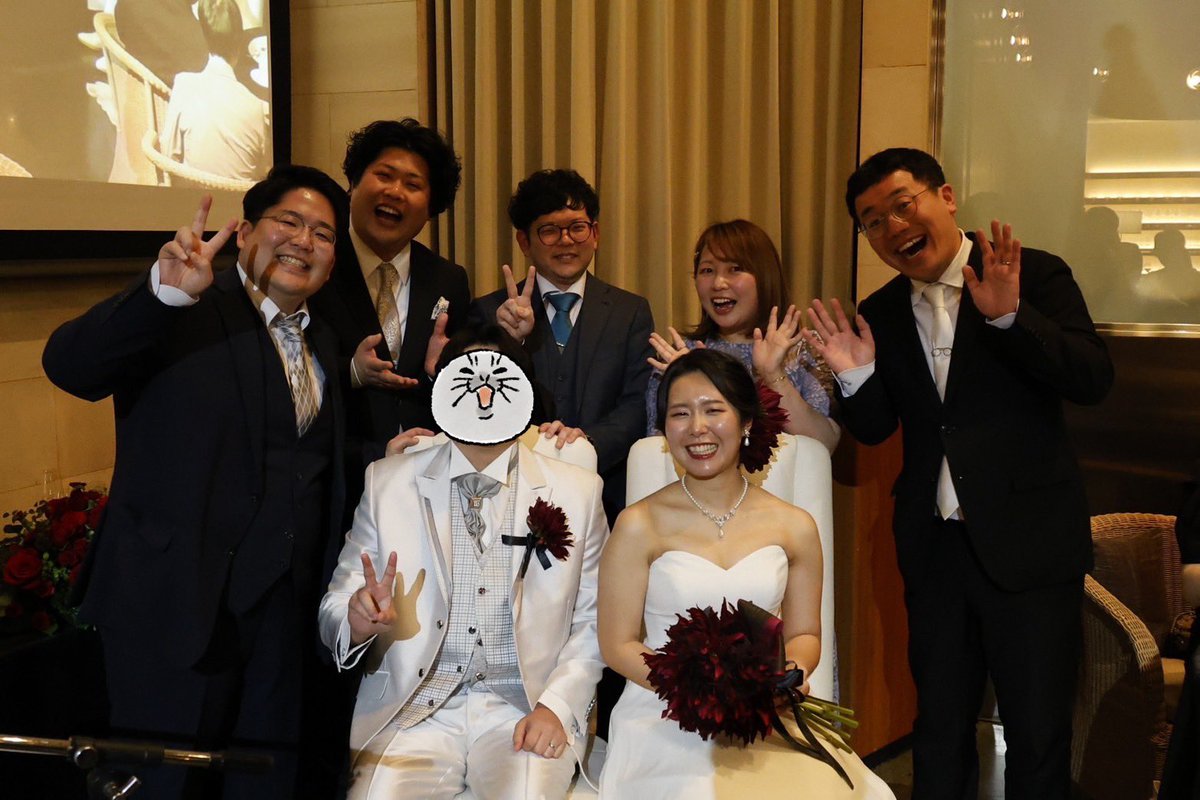 michi_zane564's tweet photo. 結婚式&amp;披露宴やってきました！
雲ひとつない快晴、且つ梅の花も満開でとても素敵な神前式になりました✨
お色直しではヘッドにつけた黒蝶というダリアにちなんで幕末Rockの黒曜蝶(ブラックバタフライ)をかけて入場❤️最高
中・高校の友人、恩師、職場の人ありがとう！最後の写真はかつての芸人仲間と！ https://t.co/tnxmT8VzRj
