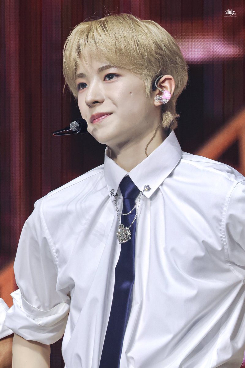 𝘴𝘰𝘭𝘪𝘥𝘭𝘺 tweet media