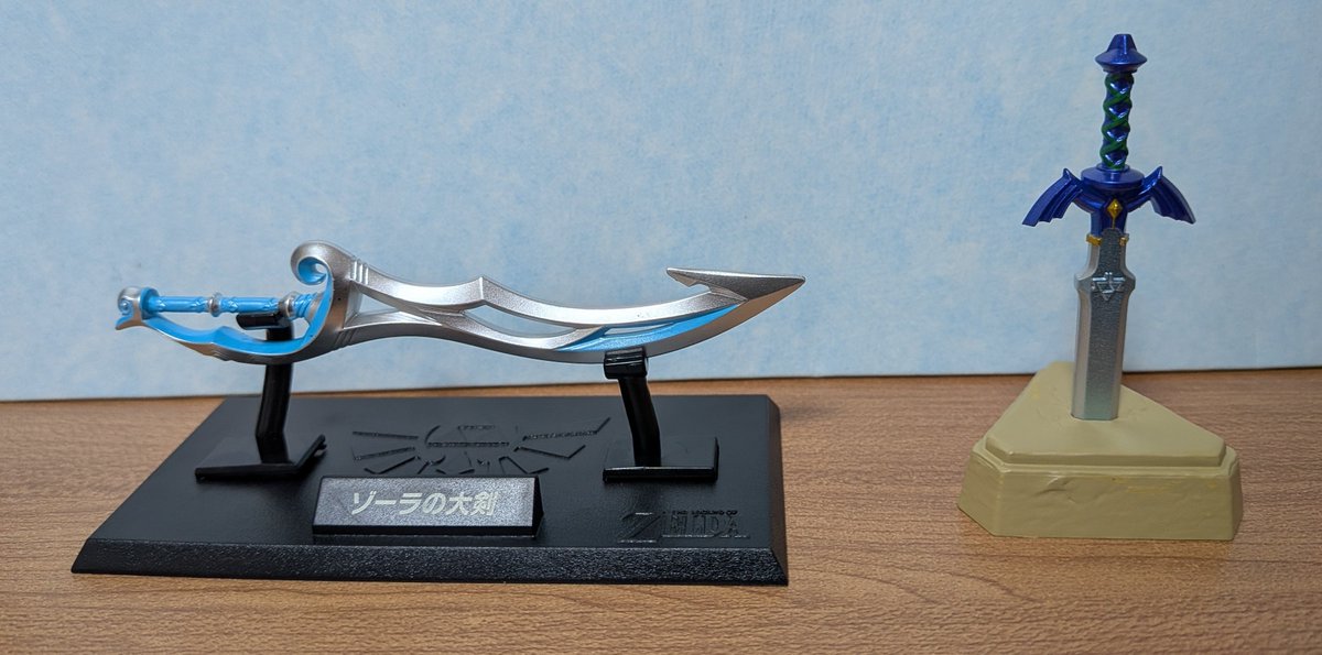 見つけたので3つだけ買った、かっこいい！！マスソは納刀verで台座に刺せるぞ