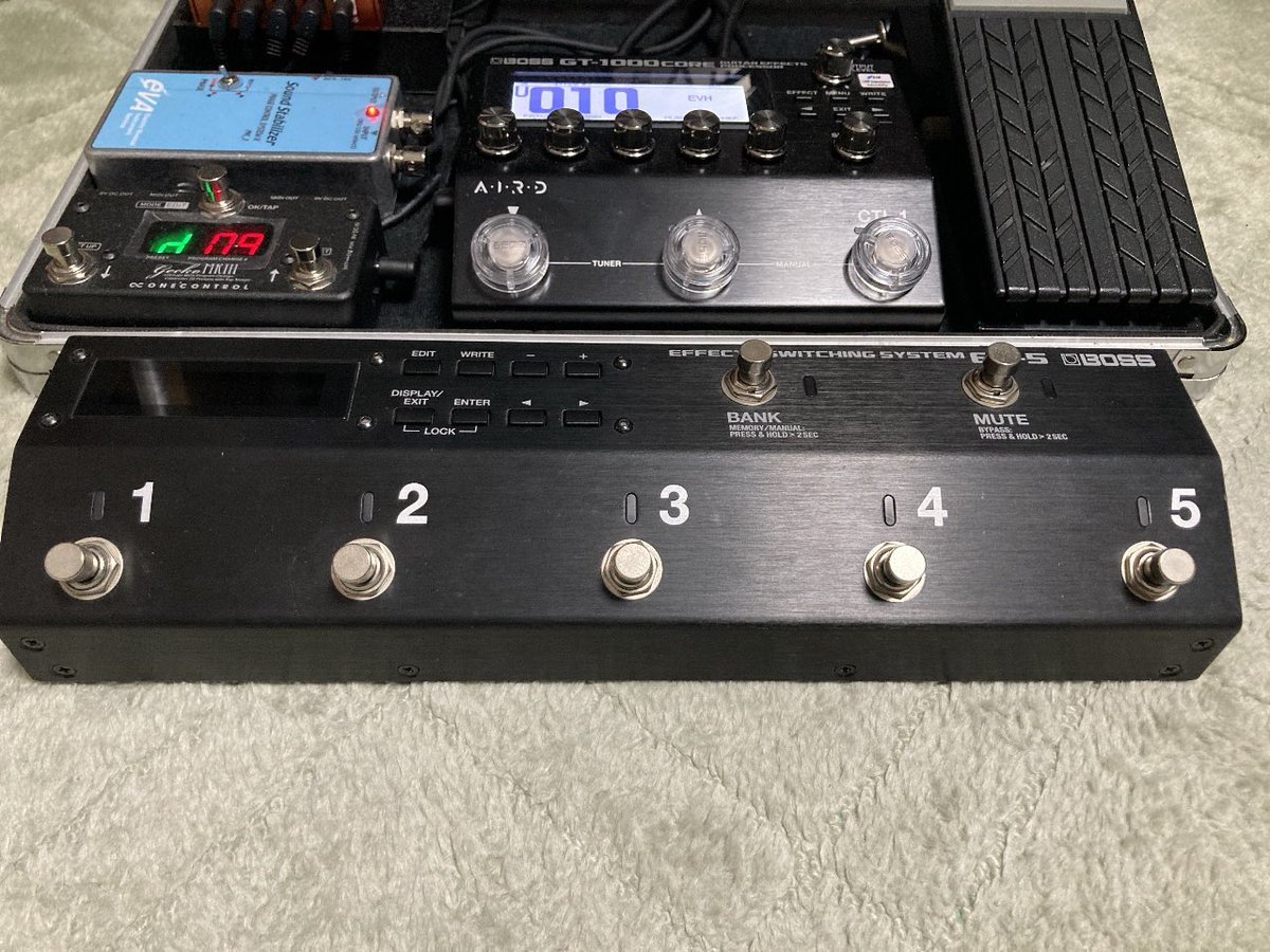 コンパクトでボード組みたくなったので、BOSS ES-5を買い戻し。 これの