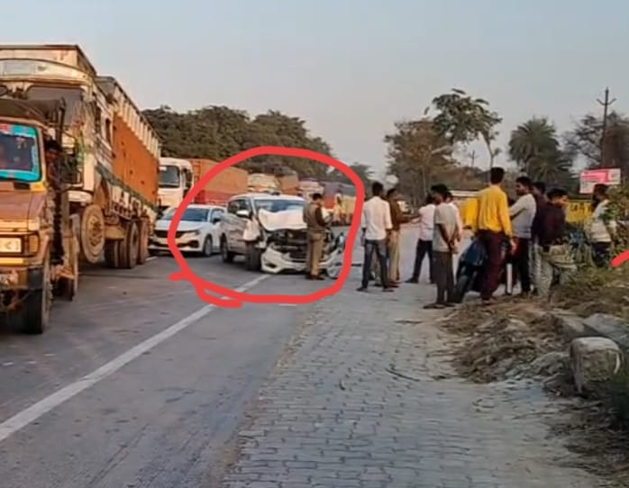 bstvlive's tweet image. बस्ती: अपर आयुक्त के वाहन से भिड़ा पशु

➡अतुल कुमार और चालक मामूली घायल
➡छावनी क्षेत्र के विक्रमजोत NH 28 का मामला

#Basti #VehicleAccident #AnimalCollision @bastipolice