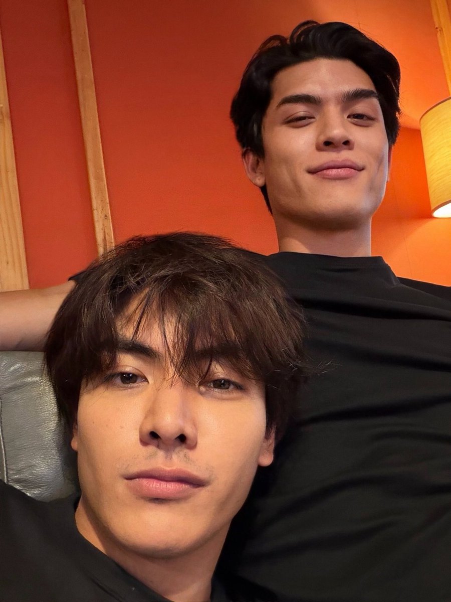 กุเชื่อแล้วว่าจอสเวอาห์ 
ซ้ายสุดขอบโลกขอบจักรวาล
 กุเชื่อแล้วมึง
#JossWayar