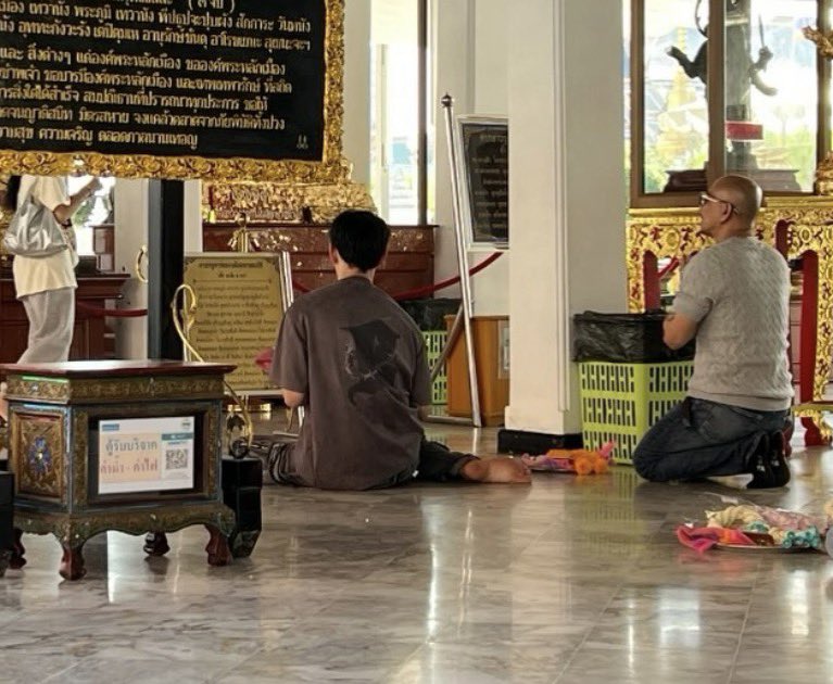 วันนี้มีเด็กไปไหว้พระด้วยคับ ตอนนั่งไหว้พระน่ารัก น่าเอ็นดูมากเลย น้องเพวเป็นเด็กดีจังเลยน้า 🥺🫳🏻

˚˖𓍢🌪️ <a href="/pavelphoom/">pavelphoom</a> #pavelphoom ˚.🐈‍⬛⋆