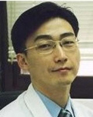 이국종 교수님이 말씀하셨습니다.

"남의 인생은 성공한 것처럼 보이고, 
매우 행복하며 멋지게 보일 수 있다. 
그러나 인생이 아무리 화려해 보여도 
결국 우울한 종말이 찾아온다. 
구내식당의 점심 반찬이 잘 나온 것과 같은 
사소한 일에라도 행복을 느끼지 않으면 견딜 수 없다. 
겸손한 마음으로