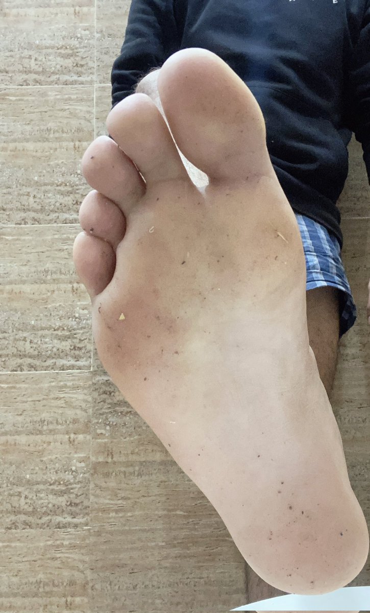 I am born to rule and take your money 💰 ,Your are born to be my f@g get humilated and submit your wallet completely under superior Indian soles ,You are so weak when you see my superior soles 
Beg me and make them clean with your worthless tongue 🔁🏧
Throne.com/kingvivek